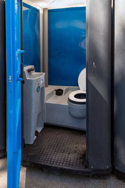 Best Porta potty delivery and setup  in Bay Shore, NY